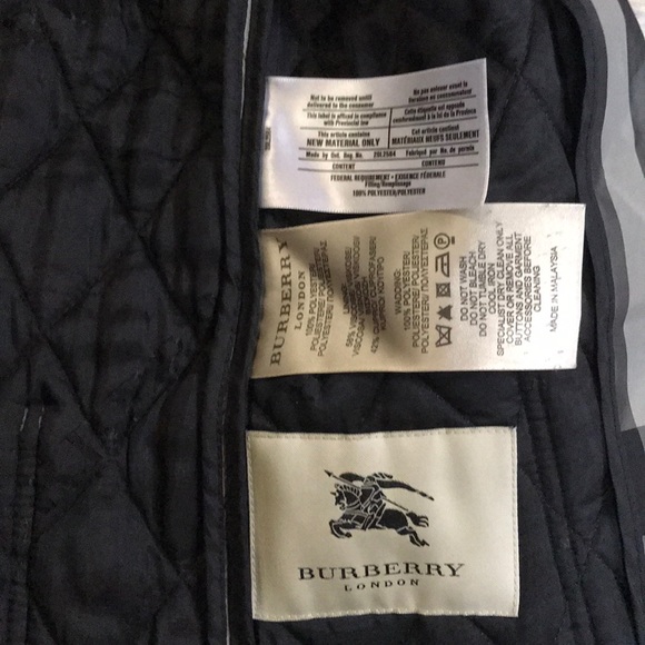 SOLD Burberry quilted jacket size XS - Picture 4 of 8